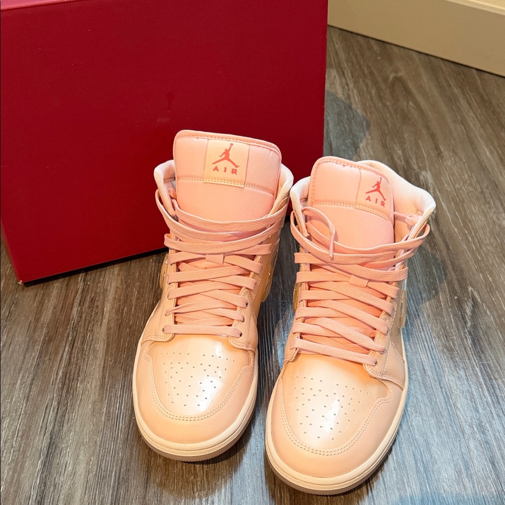 Women’s Air Jordan 1 Mid